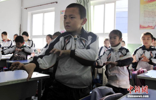 Illustration for article titled Chinese Kids Fighting Smog with Martial Arts